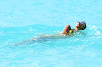 Lady Victoria Hervey Menstruating Through Her Bikini Barbados WARNING Blood Inside