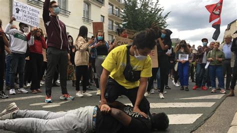 Des Milliers De Personnes Manifestent Contre Le Racisme Et Les