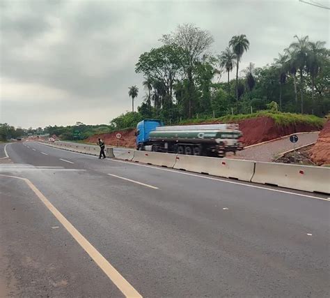 Pobladores de Caacupé exigen la construcción de un paso peatonal