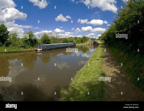 The Worcester and Birmingham canal at Tardebigge canal village in ...