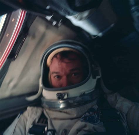 Morre Michael Collins Astronauta Da Apollo 11 Olhar Digital