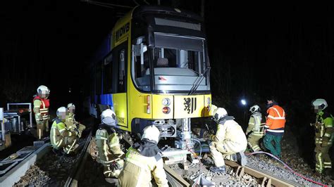 Stra Enbahnlinie Wieder Am Hellerrand Entgleist Antenne Sachsen