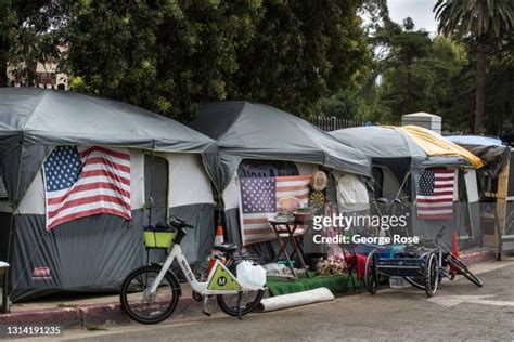 Veterans Us Homeless Los Angeles Photos and Premium High Res Pictures ...