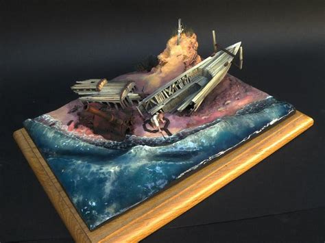 Koktebel, 1/35 diorama with a kid and a Russian pt boat shipwreck ...