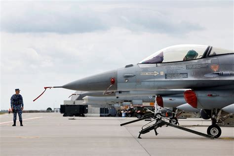 Russia Ukraine War News Ukrainian Pilots To Begin F 16 Training In