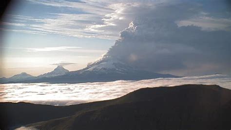 Alaska volcano eruption causes weather service warning for pilots