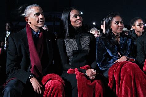 Sasha Obama Defended by Celebrities as Twitter Photo Goes Viral - Newsweek