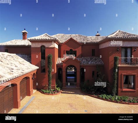 exterior of spanish villa Stock Photo - Alamy