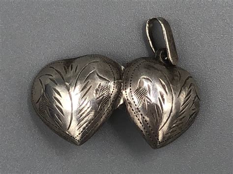 Antique Sterling Silver Etched Puffy Heart Locket Gem