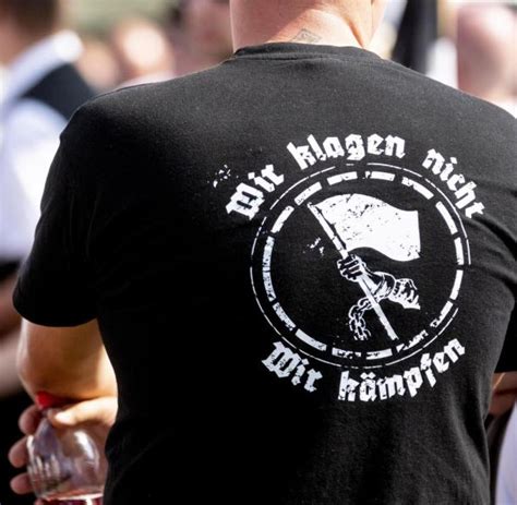 Aussteigerprogramme für Neonazis in Parlamentsausschuss WELT