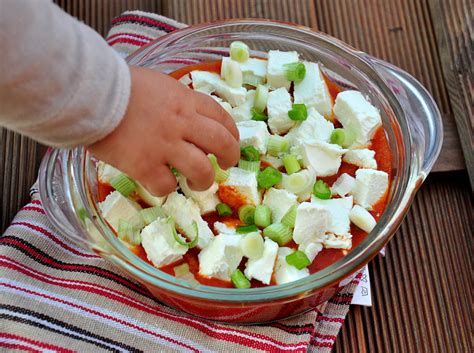 Krewetki w pomidorach z serem feta i dymką Gotujmy zdrowo mniej