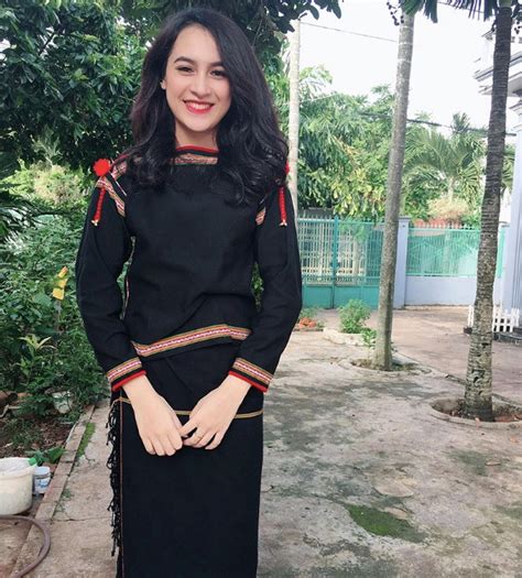 Thi U N Xinh Nh Hot Girl Cao M Th Ng B Nh M L Con Lai