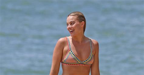 Bikini O Bikini Margot Robbie In Bikini At A Beach In Hawai July 67072