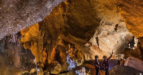 Las Cuevas De Salnitre De Collbató El Lugar Donde Murió El Fundador De Mango Isak Andic