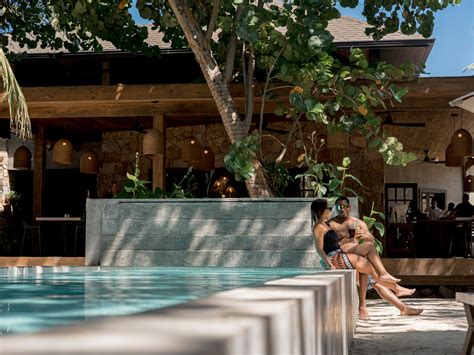 5 Star Hotels in Roatan Honduras | Hotels in Roatan Island Honduras