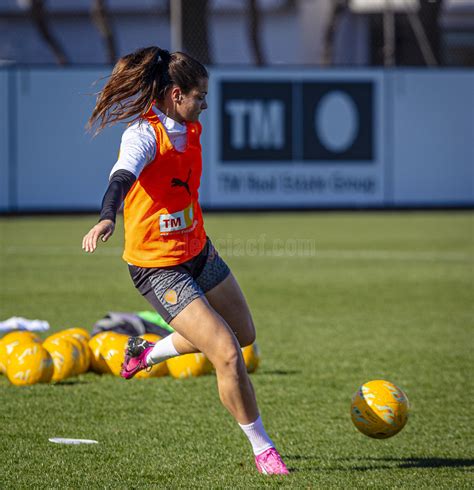 MEJORES IMÁGENES DEL ENTRENAMIENTO DEL VALENCIA CF FEMENINO 06 02 24