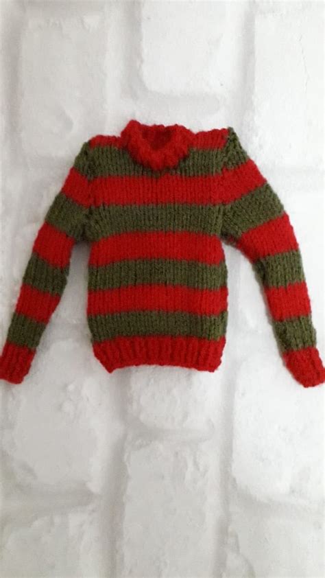 My Mom knitted a tiny Freddy Krueger sweater : knitting