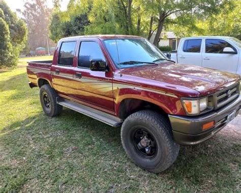 Vendo Toyota Hilux 4X4 2001 muy Buena Año 2001 Agroads