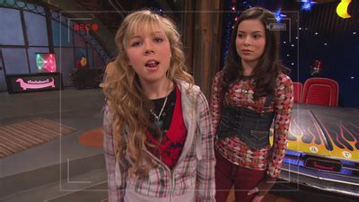 Watch iCarly (2007) Season 2 Episode 7: iCarly - iChristmas – Full show ...