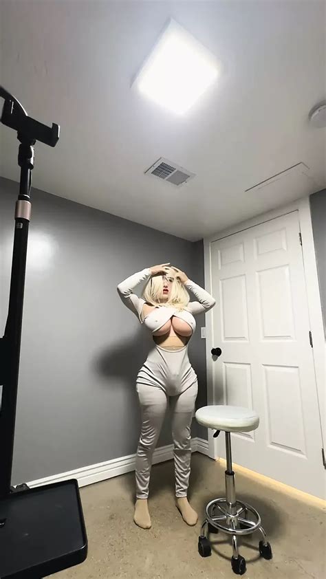 Hot Trans Wearing Her Sexy Pink Dress Teasing Huge Tits Shemale Big Ass Big Ass Porn Xhamster