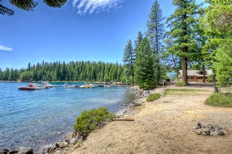 Photos - Hoodoo's Crescent Lake Resort