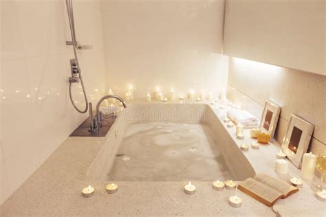 Night Spa Bath with Candles Stock Image - Image of care, beauty: 139732825