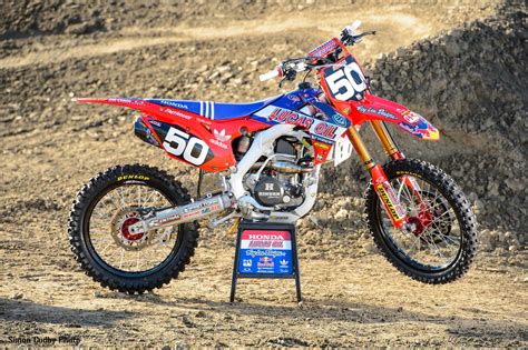 Racing Cafè Honda CRF 250 R Team Lucas Oil Troy Lee Designs