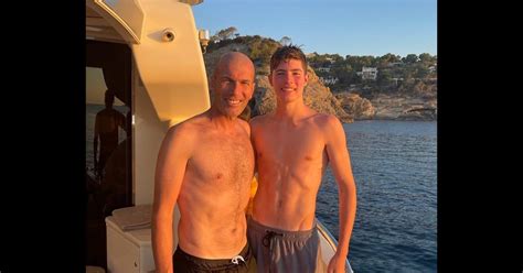 Zinedine Zidane Et Son Fils Eliaz Sur Instagram Le Juillet