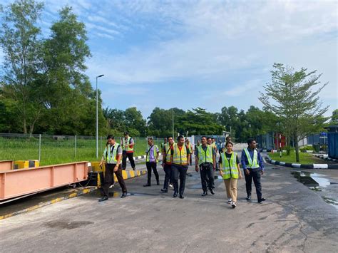 Lawatan Ke FIKS Oleh Kakitangan Perbadanan Pengurusan Sisa Pepejal Dan