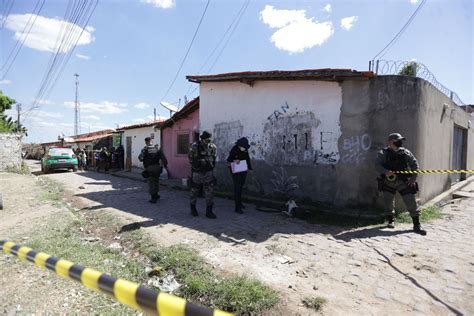 Jovem De Anos Morto A Tiros Na Porta De Casa Na Zona Sudeste De