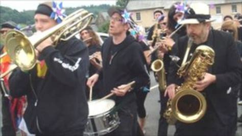 Cardiff Band Wonderbrass Make Music For 2012 Olympics Bbc News