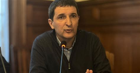 Tras varias increpaciones el precandidato Carlos Iafigliola aceptó