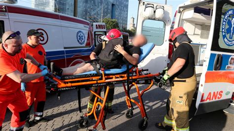 Wypadek w Łodzi Zderzyły się dwa tramwaje 29 osób jest poszkodowanych