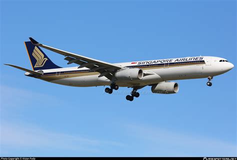 V Ssc Singapore Airlines Airbus A Photo By Victor Pody Id