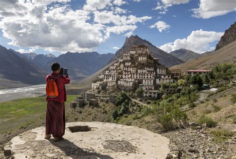 capturing spiti valleys beauty  photographers himalayan journey