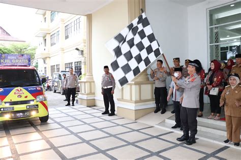 Polda Jambi Melalukan Launching Mobil Takjil Dan Pembagian Takjil