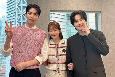 Catat Tanggalnya Suho EXO Bintangi Drama Behind Your Touch Bareng Han