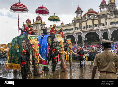 Mysore dasara hi-res stock photography and images - Alamy