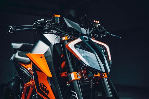 KTM 1290 Super Duke R 2021 Motochecker