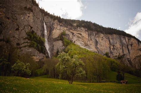 Lauterbrunnen Zwitserse Alpen Vallei Van Watervallen Stock Afbeelding