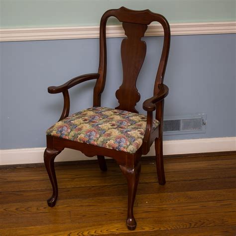 Set Of Queen Anne Cherry Dining Chairs Ebth