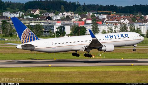 N Ua Boeing Er United Airlines Lukas Schmid Jetphotos