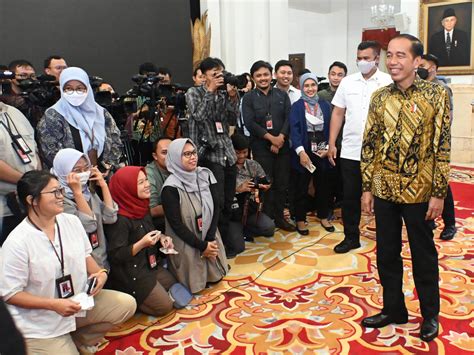 FOTO Pemerintah Resmi Cabut Kebijakan PPKM Mulai Hari Ini