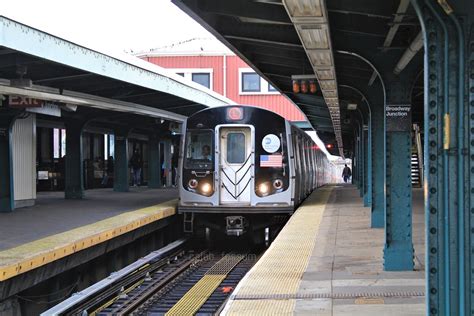 Mta New York City Subway Kawasaki R L Train Around The Horn Flickr