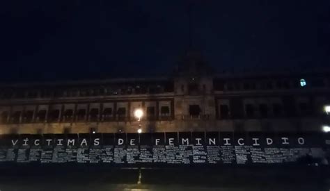 La Jornada Piden Llenar Con Flores Las Vallas Frente A Palacio Nacional