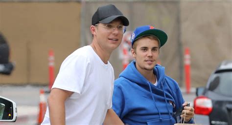 Justin Bieber Returns To Church After Hitting Photographer Justin