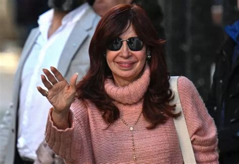 Cristina Fernández De Kirchner Salió De Su Domicilio Tras El Atentado