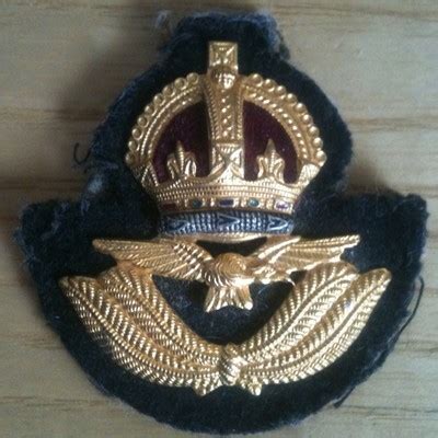 Original WW2 RAF Beret Badge. Excellent Condition ! | #464237977