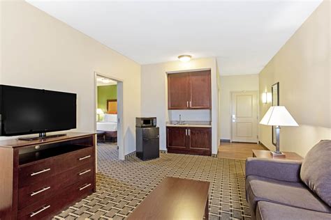 La Quinta Inn & Suites by Wyndham Lancaster | Ronks, PA Hotels