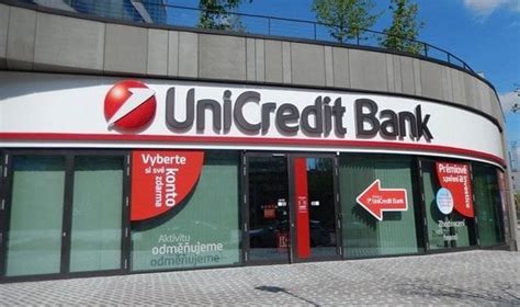 Unicredit Stoupl Ist Zisk V Esku A Na Slovensku Na T M P T Miliard